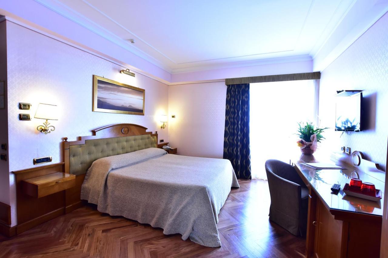 Palazzo Rosenthal Vesuview Hotel & Resort Trecase ภายนอก รูปภาพ
